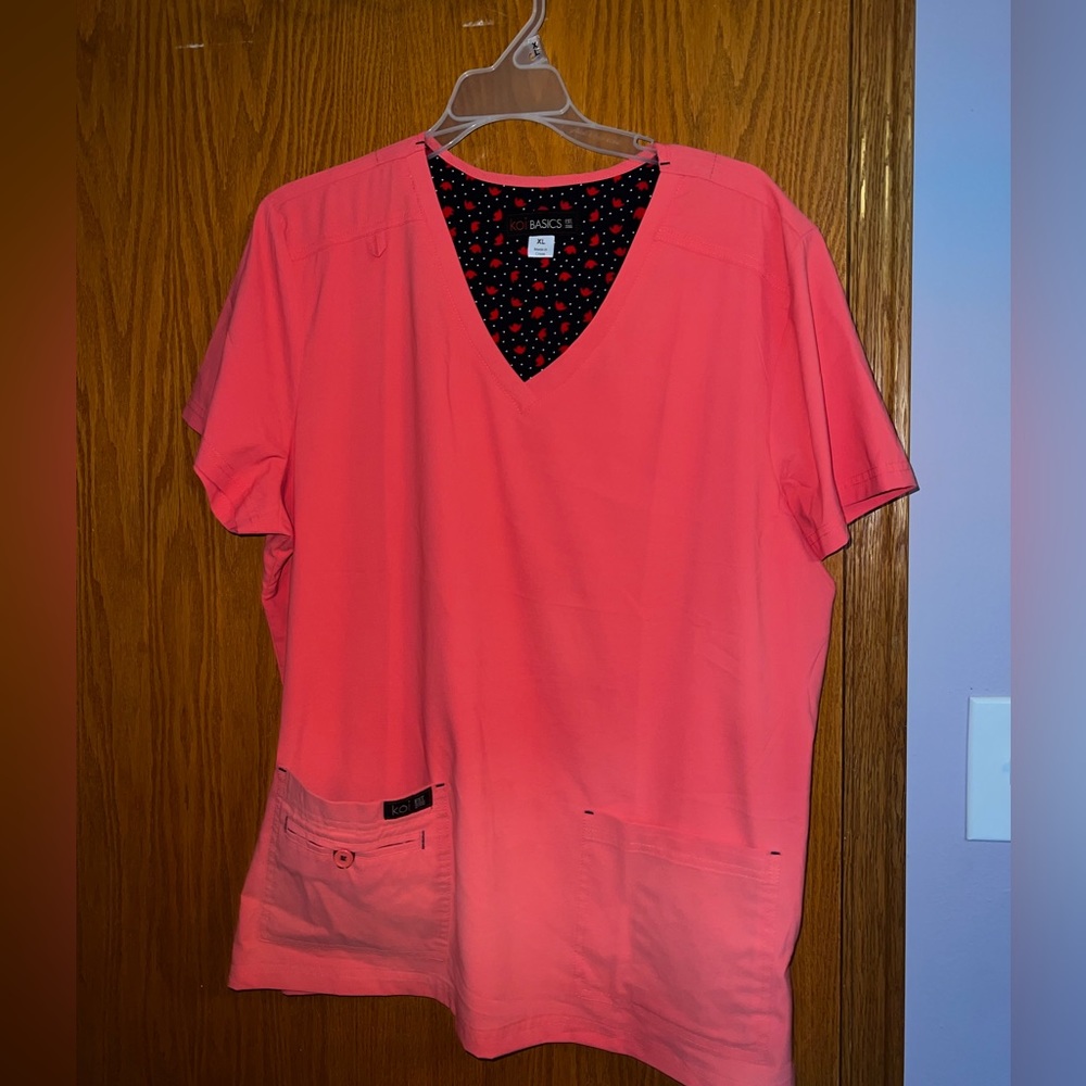 koi Basics Women's Becca V-Neck Solid Scrub Top - Coral, XL